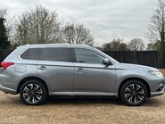 Mitsubishi Outlander PHEV 4HS 5