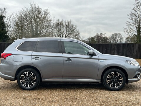 Mitsubishi Outlander PHEV 4HS 5