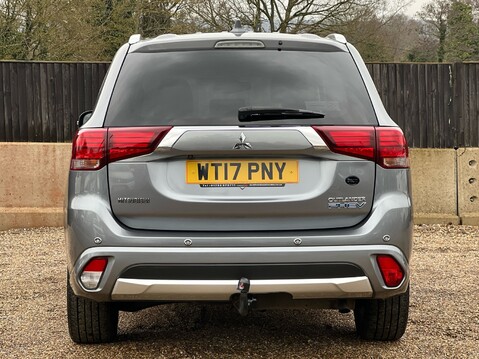 Mitsubishi Outlander PHEV 4HS 8