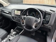 Mitsubishi Outlander PHEV 4HS 32