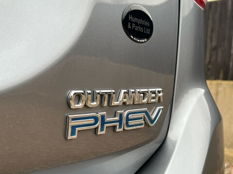 Mitsubishi Outlander PHEV 4HS 36