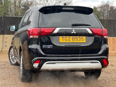 Mitsubishi Outlander PHEV DESIGN 2