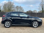 Hyundai KONA SE CONNECT 5