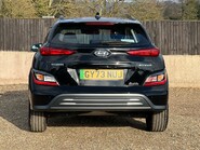 Hyundai KONA SE CONNECT 8