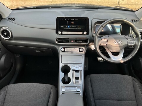 Hyundai KONA SE CONNECT 10