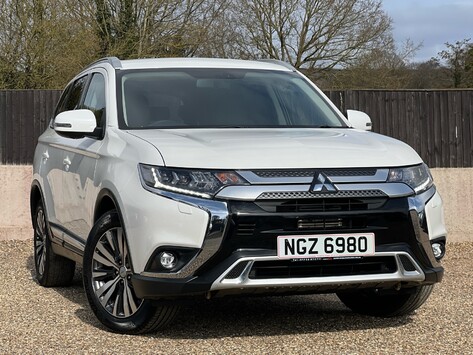 Mitsubishi Outlander 4