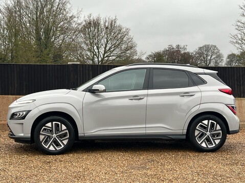 Hyundai KONA PREMIUM 6