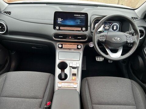 Hyundai KONA PREMIUM 10