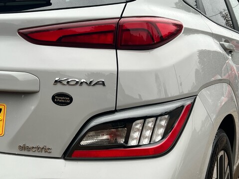 Hyundai KONA PREMIUM 15