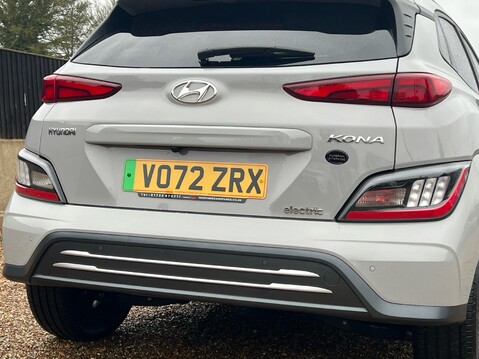 Hyundai KONA PREMIUM 17