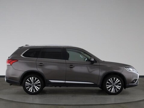 Mitsubishi Outlander DESIGN 3