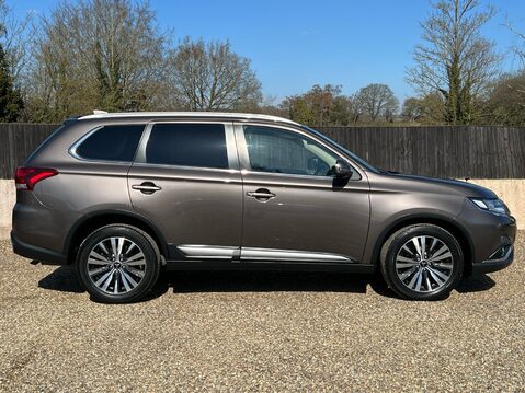 Mitsubishi Outlander DESIGN 5