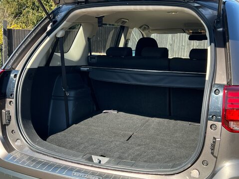 Mitsubishi Outlander DESIGN 30
