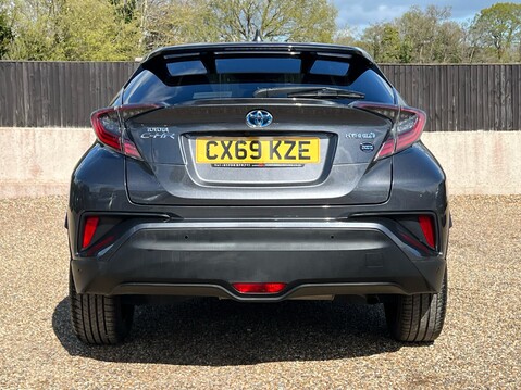 Toyota C-HR EXCEL 8