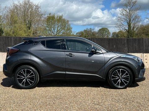 Toyota C-HR EXCEL 5