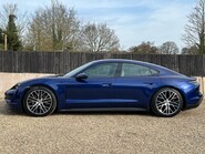 Porsche Taycan BASE 6