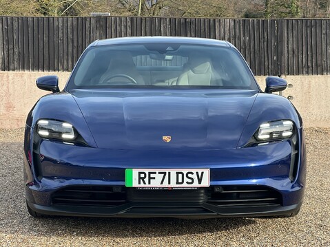 Porsche Taycan BASE 7