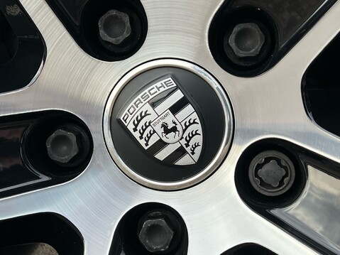 Porsche Taycan BASE 35