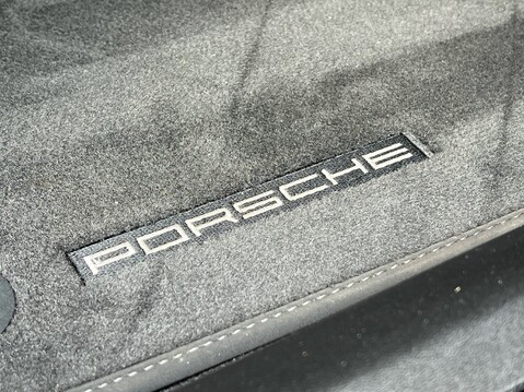 Porsche Taycan BASE 37