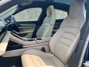 Porsche Taycan BASE 3