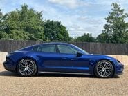 Porsche Taycan BASE 5