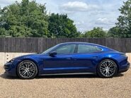 Porsche Taycan BASE 6