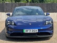 Porsche Taycan BASE 7