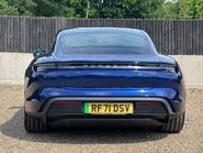 Porsche Taycan BASE 8