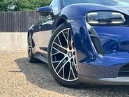 Porsche Taycan BASE 13