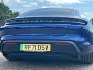 Porsche Taycan BASE 17