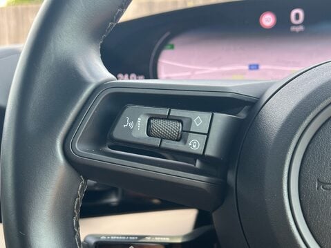 Porsche Taycan BASE 33
