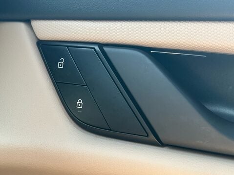 Porsche Taycan BASE 35