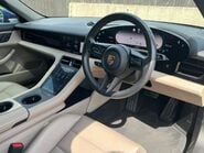 Porsche Taycan BASE 39