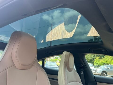 Porsche Taycan BASE 40