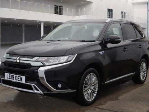 Mitsubishi Outlander PHEV JURO 3