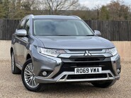 Mitsubishi Outlander PHEV DESIGN 1