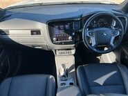 Mitsubishi Outlander PHEV DYNAMIC SAFETY 10