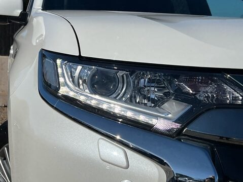 Mitsubishi Outlander PHEV DYNAMIC SAFETY 14