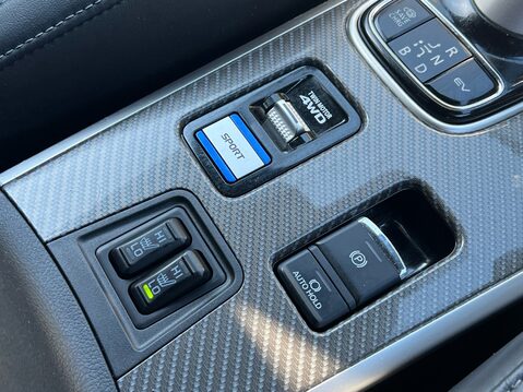 Mitsubishi Outlander PHEV DYNAMIC SAFETY 27