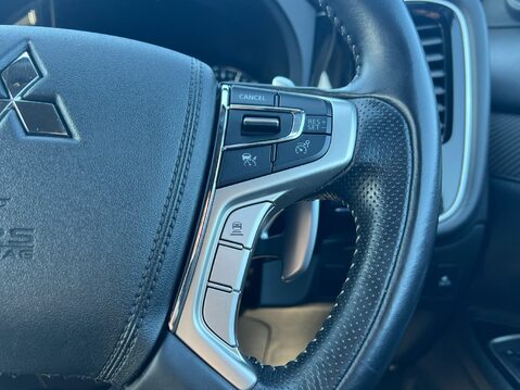 Mitsubishi Outlander PHEV DYNAMIC SAFETY 29