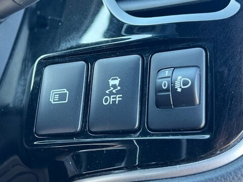 Mitsubishi Outlander PHEV DYNAMIC SAFETY 31