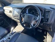 Mitsubishi Outlander PHEV DYNAMIC SAFETY 33