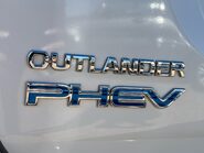 Mitsubishi Outlander PHEV DYNAMIC SAFETY 37