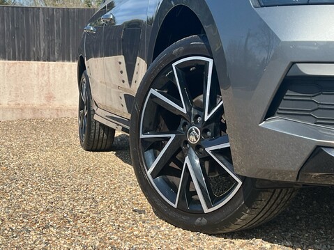 Skoda Kamiq MONTE CARLO TSI DSG 13