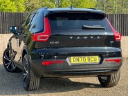 Volvo XC40 B4 R-DESIGN PRO MHEV 2