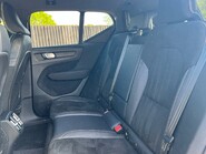 Volvo XC40 B4 R-DESIGN PRO MHEV 9