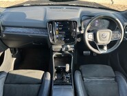 Volvo XC40 B4 R-DESIGN PRO MHEV 10