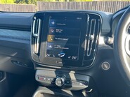 Volvo XC40 B4 R-DESIGN PRO MHEV 12