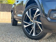 Volvo XC40 B4 R-DESIGN PRO MHEV 13