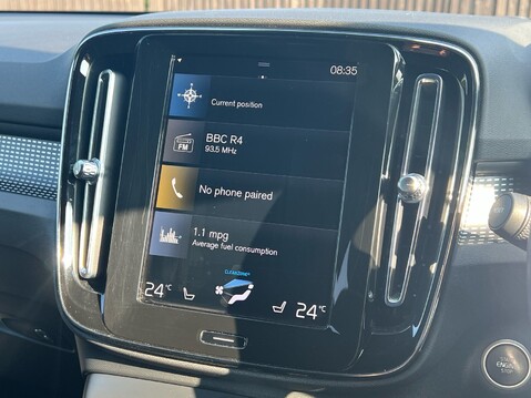 Volvo XC40 B4 R-DESIGN PRO MHEV 18